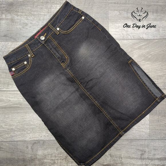 YMI Dresses & Skirts - YMI Juniors Denim Mini Skirt Size 5